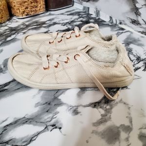 π Roxy slip on shoes